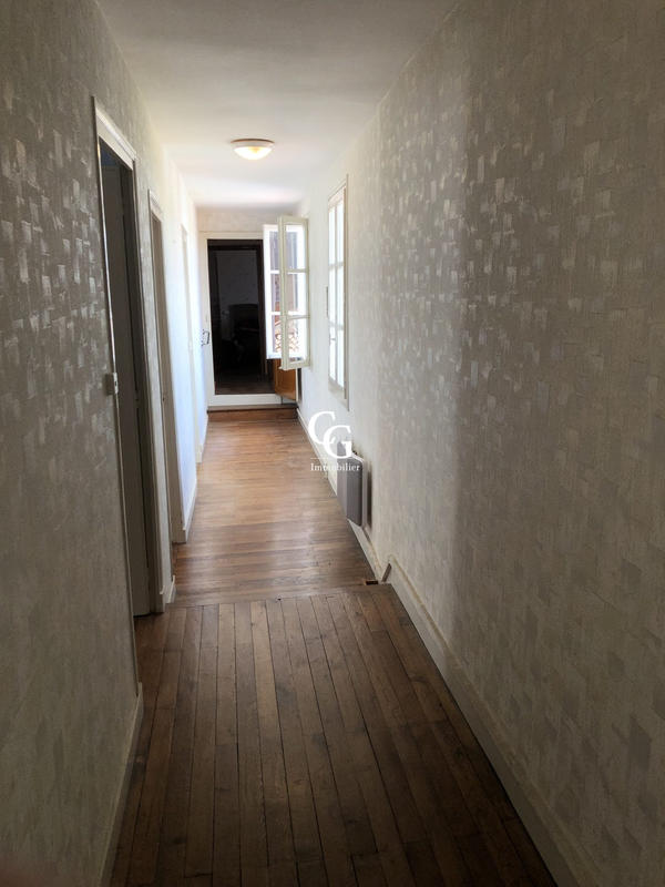 Maison ancienne - 242 m² - 11 pièces