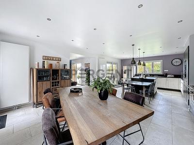 Maison - 136 m² - 6 pièces