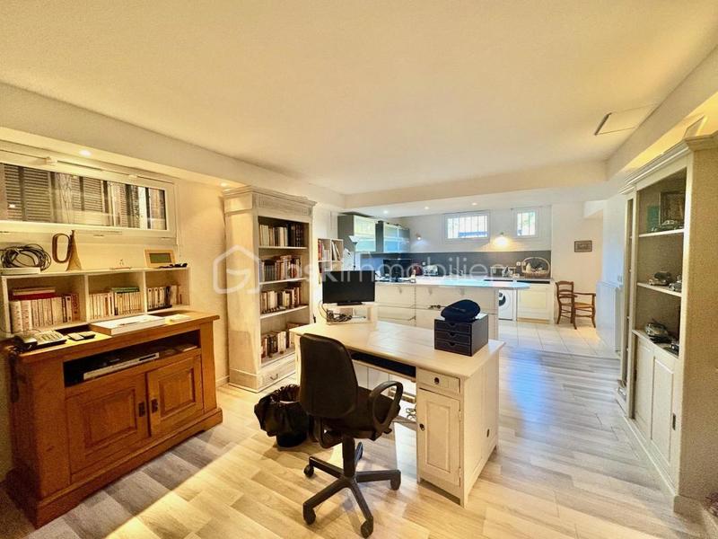 Maison traditionnelle - 105 m² - 6 pièces