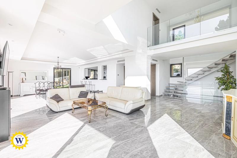 Villa - 372 m² - 8 pièces