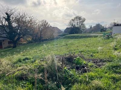 Terrain constructible - 892 m²