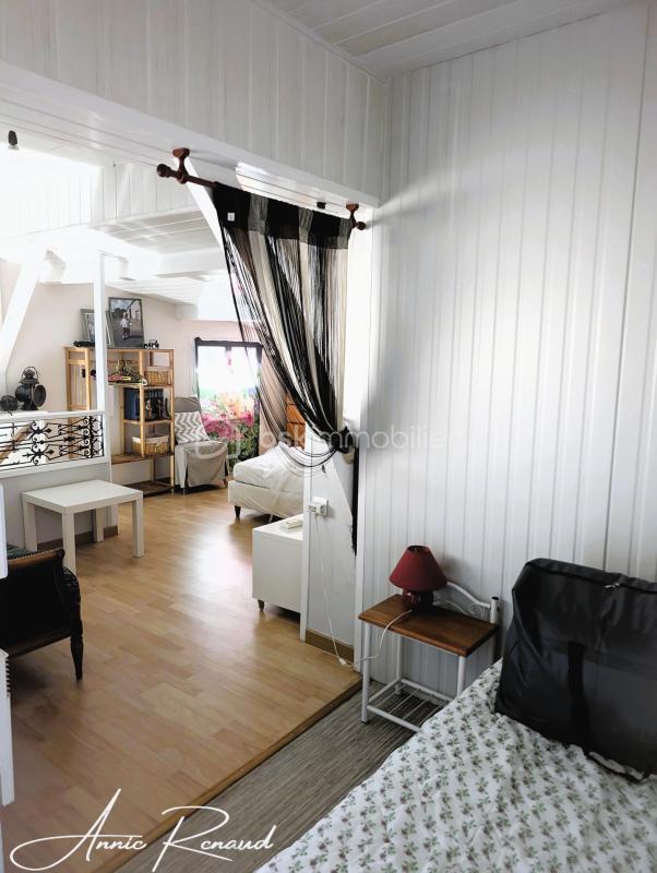 Demeure - 299 m² - 10 pièces