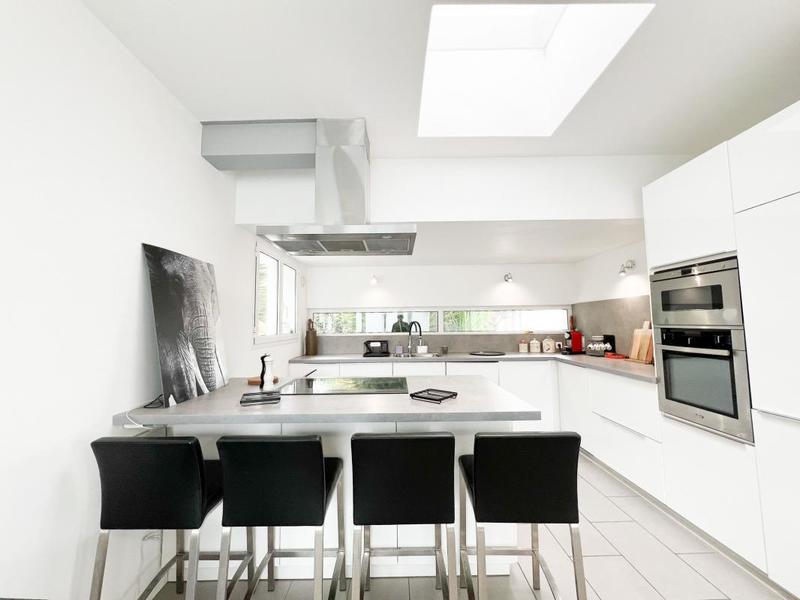 Villa - 257 m² - 6 pièces