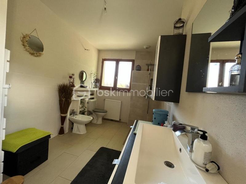 Maison traditionnelle - 156 m² - 6 pièces