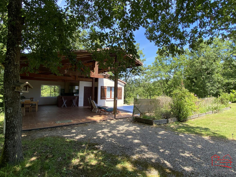 Maison - 170 m² - 8 pièces