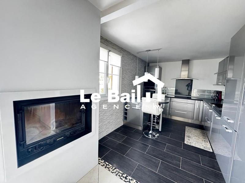 Maison - 104 m² - 6 pièces