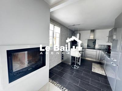 Maison - 104 m² - 6 pièces