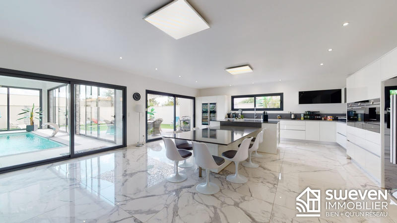 Villa - 250 m² - 7 pièces