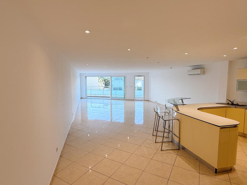 Appartement - 140 m² - 5 pièces