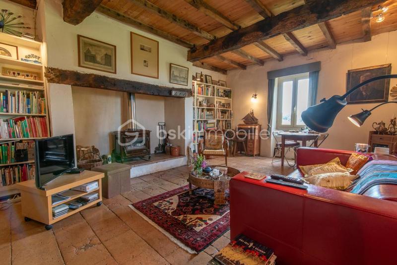 Maison ancienne - 360 m² - 7 pièces