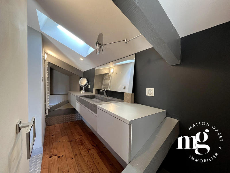 Villa - 200 m² - 7 pièces