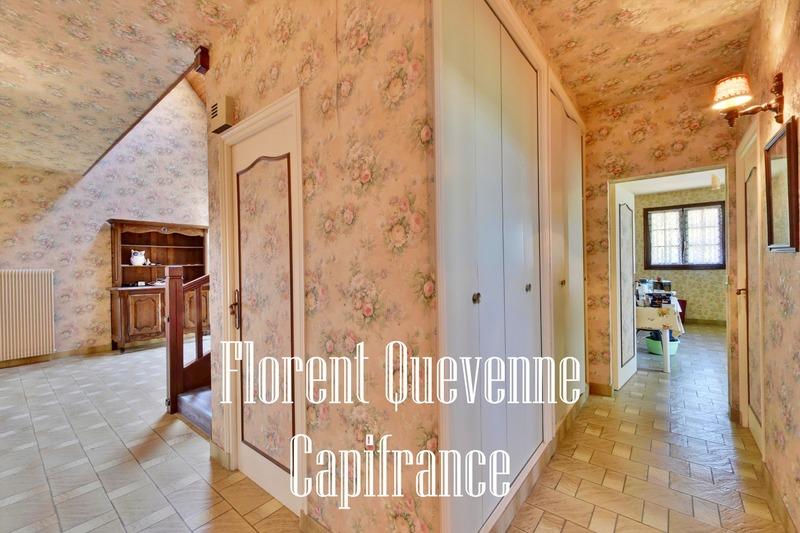 Maison - 228 m² - 8 pièces