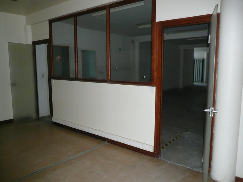 Local commercial - 366 m² - 8 pièces