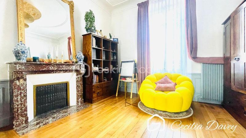 Propriété - 274 m² - 10 pièces