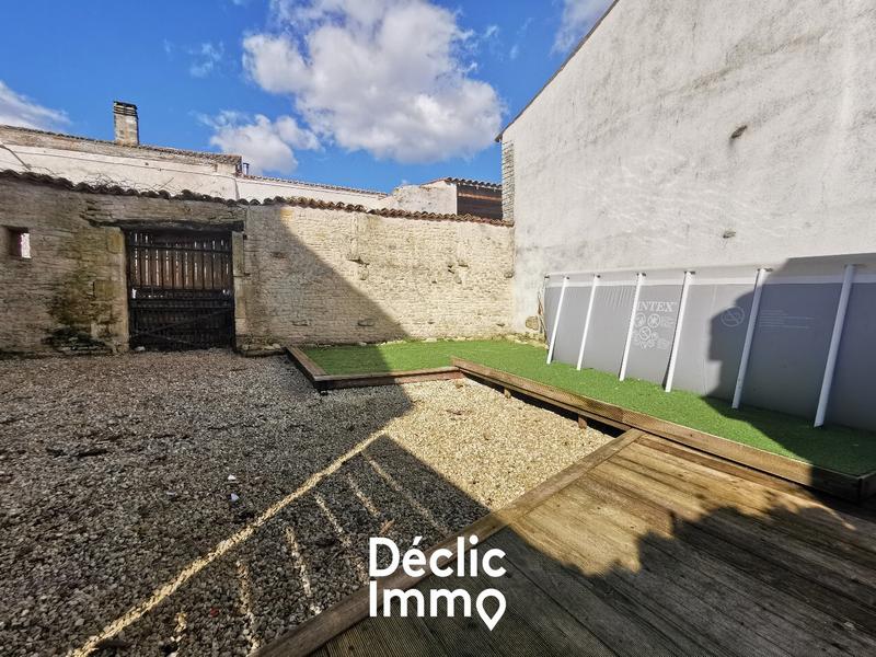 Maison en pierre - 246 m² - 8 pièces