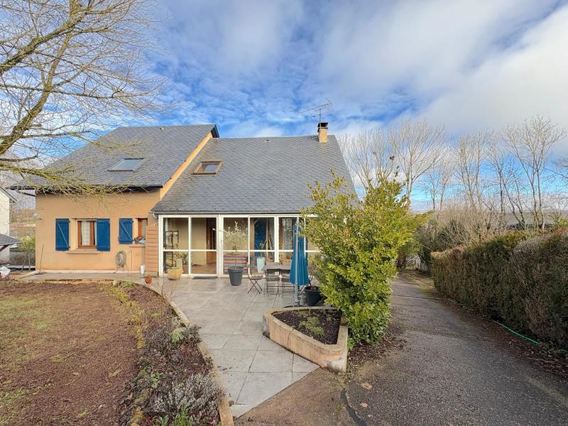 Maison - 227 m² - 8 pièces