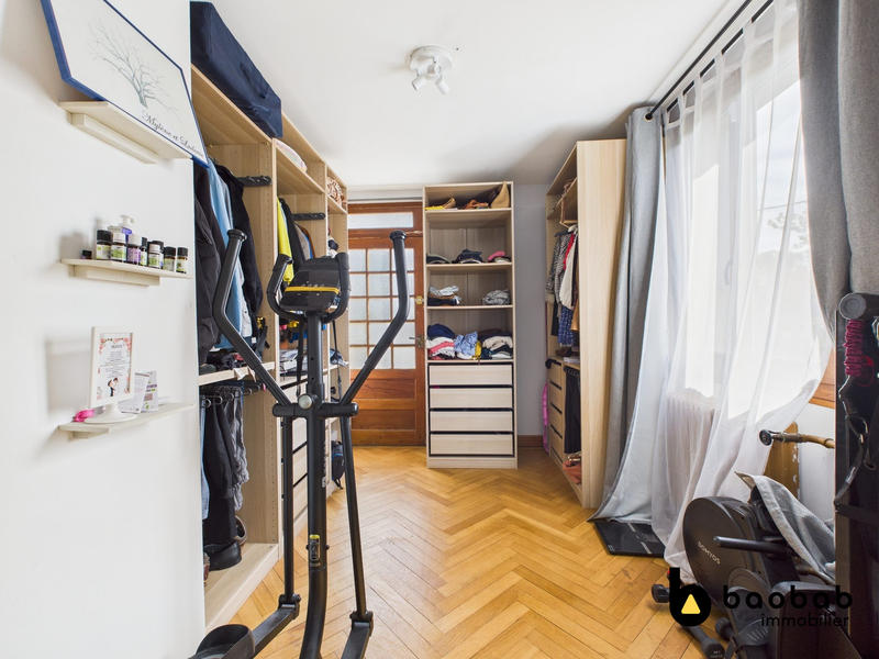 Maison - 199 m² - 8 pièces