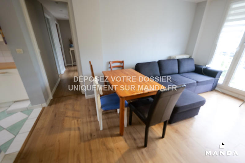 Chambre - 10 m² - 5 pièces