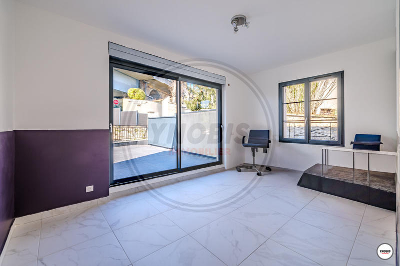 Maison - 187 m² - 7 pièces