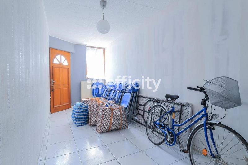 Maison - 148 m² - 9 pièces