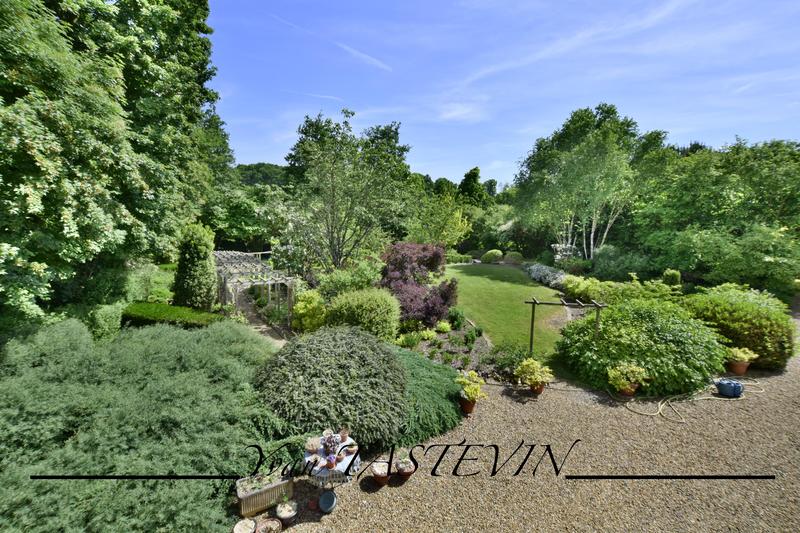 Villa - 351 m² - 10 pièces