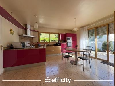 Maison - 215 m² - 6 pièces