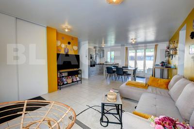 Maison traditionnelle - 117 m² - 7 pièces