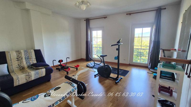 Maison - 217 m² - 8 pièces