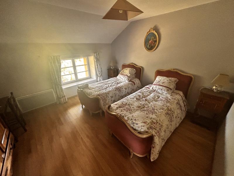 Maison - 254 m² - 8 pièces