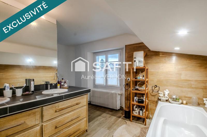 Maison - 230 m² - 7 pièces