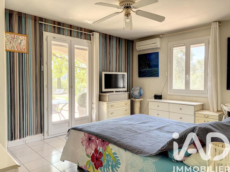 Maison - 220 m² - 7 pièces