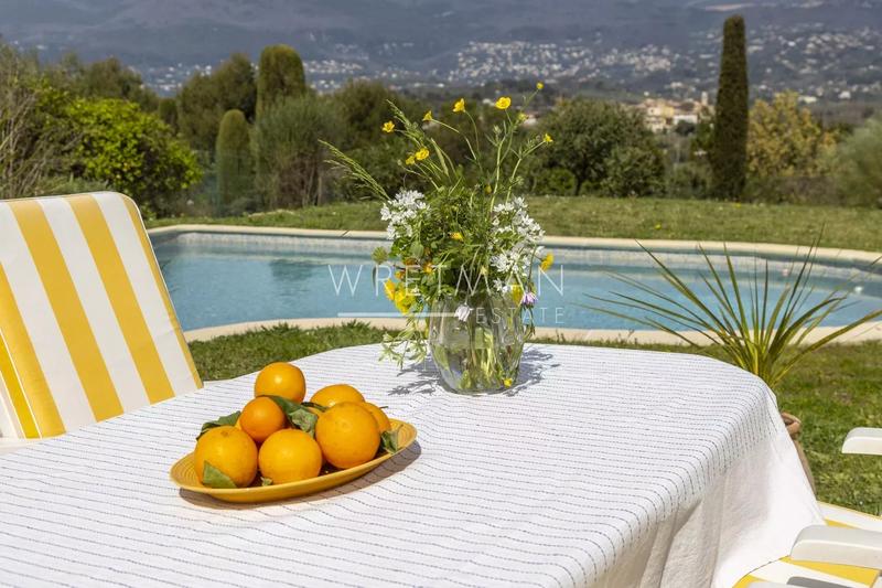 Maison - 218 m² - 9 pièces