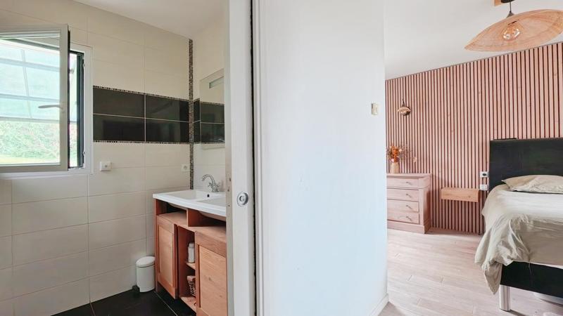 Pavillon - 235 m² - 7 pièces