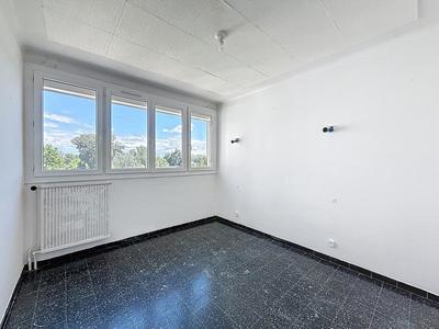 Appartement - 83 m² - 5 pièces