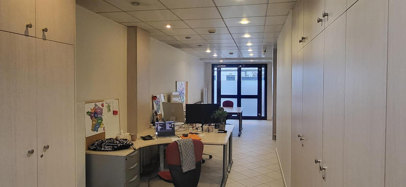 Bureau - 93 m²