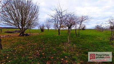 Terrain constructible - 2 100 m²