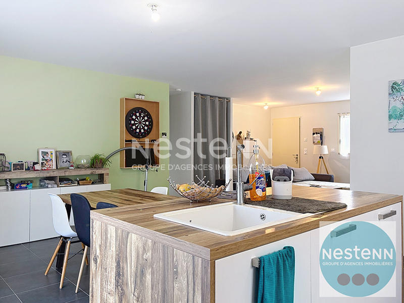 Maison - 99 m² - 5 pièces