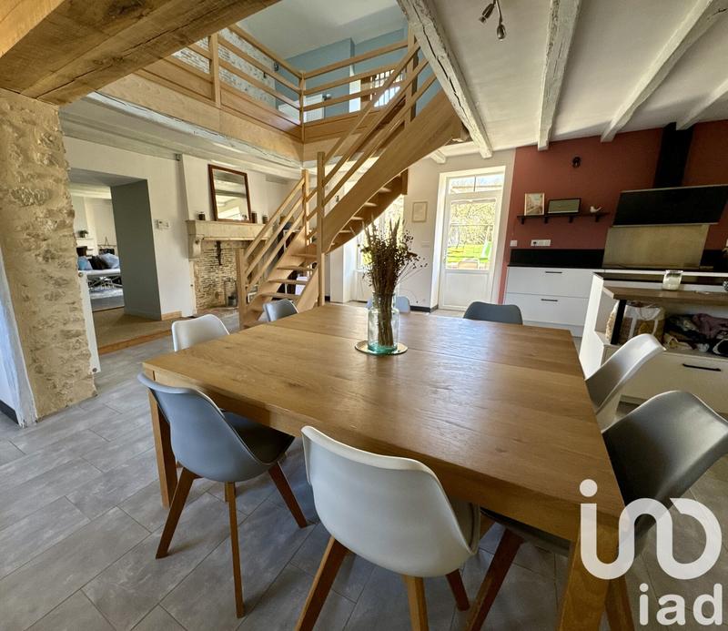 Maison - 255 m² - 5 pièces