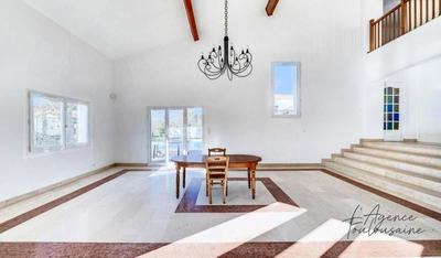 Villa - 231 m² - 6 pièces