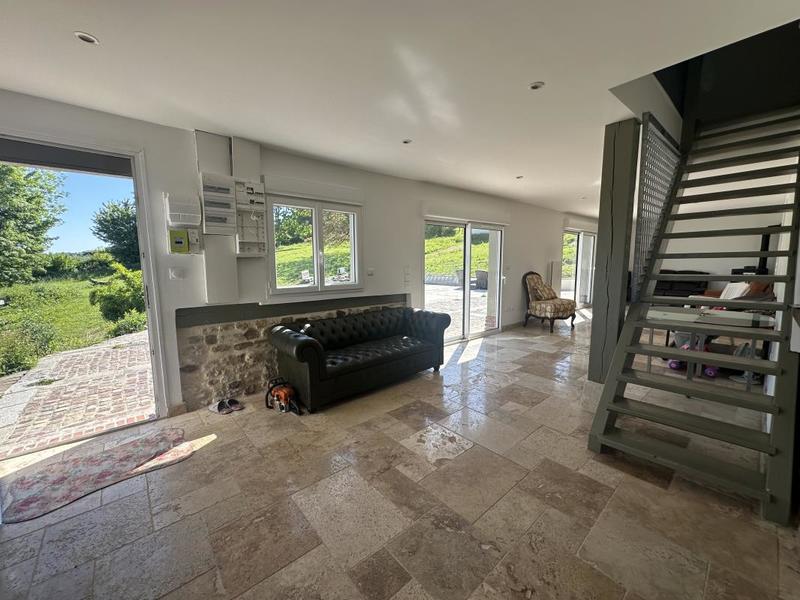 Maison - 330 m² - 13 pièces