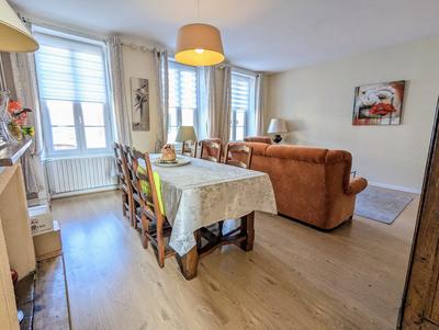 Maison - 201 m² - 6 pièces