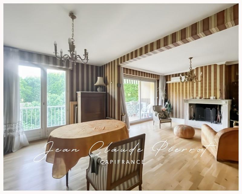 Appartement - 105 m² - 5 pièces