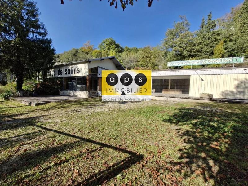 Immeuble - 180 m² - 9 pièces