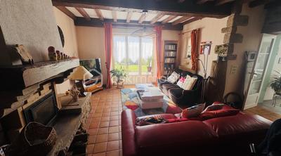 Maison - 247 m² - 10 pièces