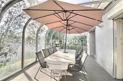 Maison - 270 m² - 8 pièces