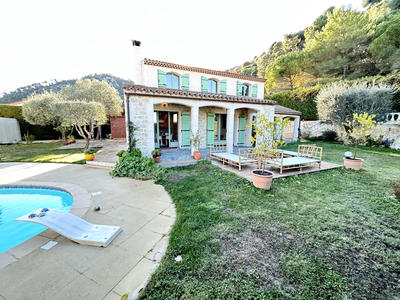 Villa - 175 m² - 6 pièces