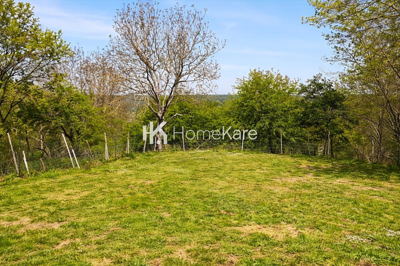 Maison - 220 m² - 6 pièces