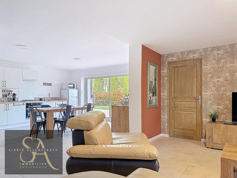 Propriété - 377 m² - 10 pièces