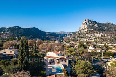 Maison - 204 m² - 6 pièces