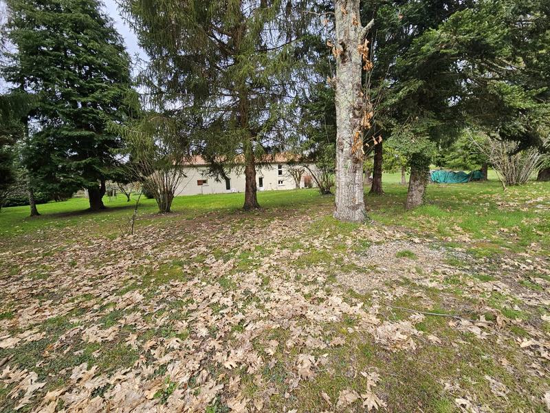 Maison - 247 m² - 8 pièces